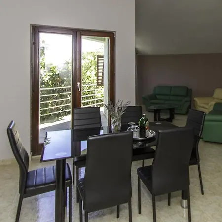 With A Parking Space - 14685 Zadar