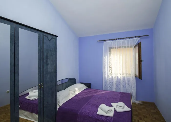 Lejlighed With A Parking Space - 14685